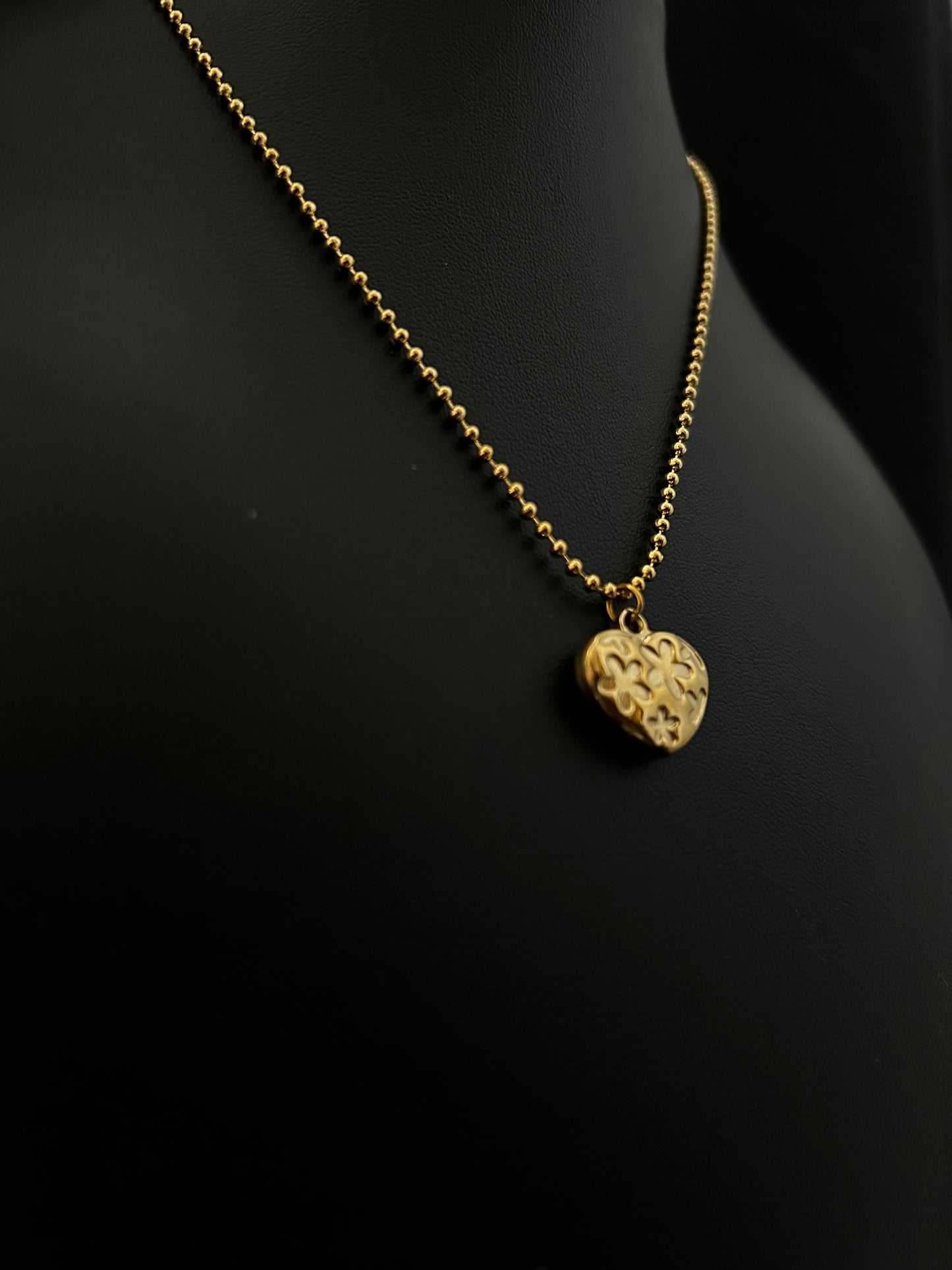CADENA CORAZÓN DE ROSAS