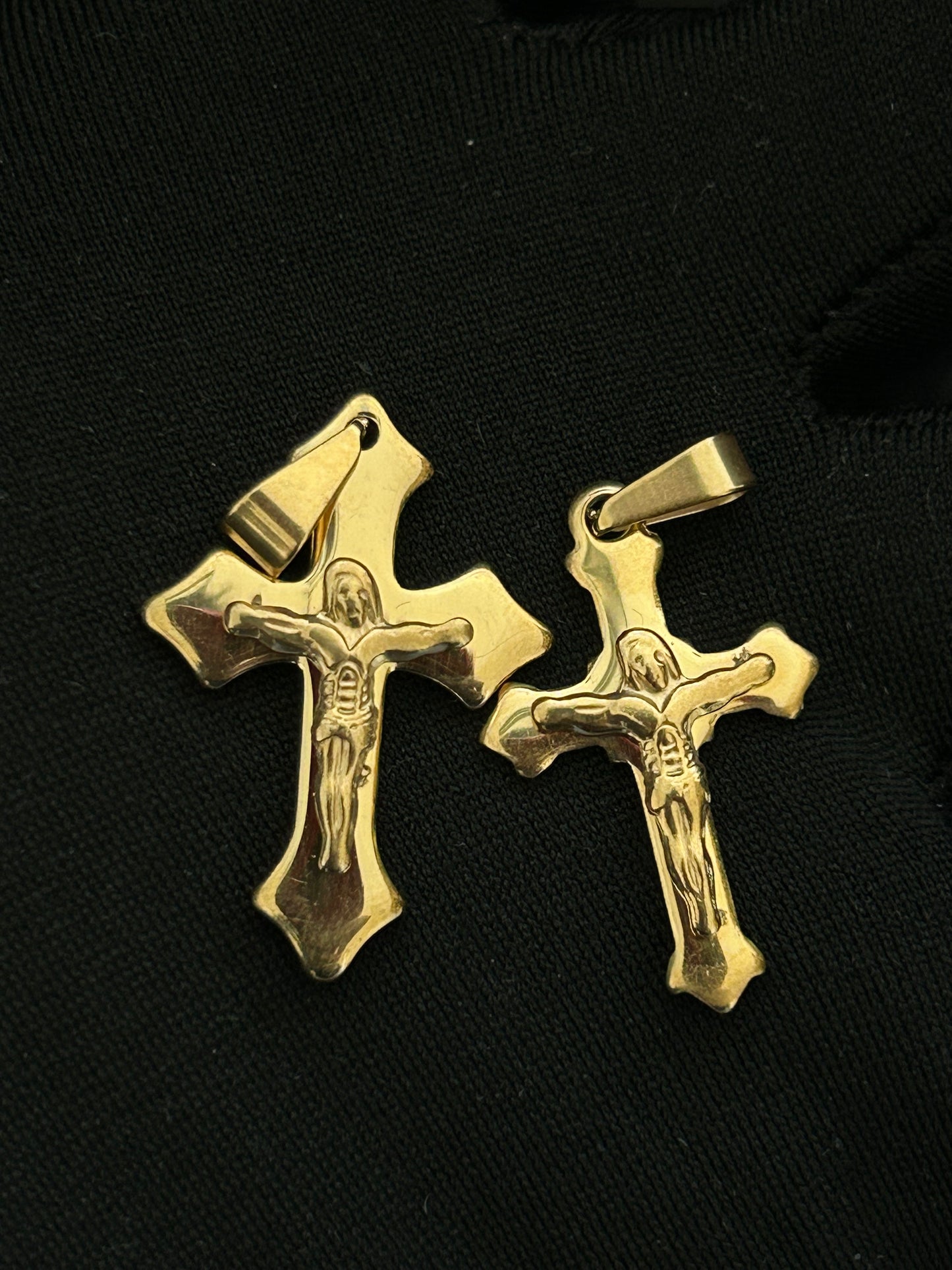 COLGANTE CRUZ RELIEVE CLASSIC