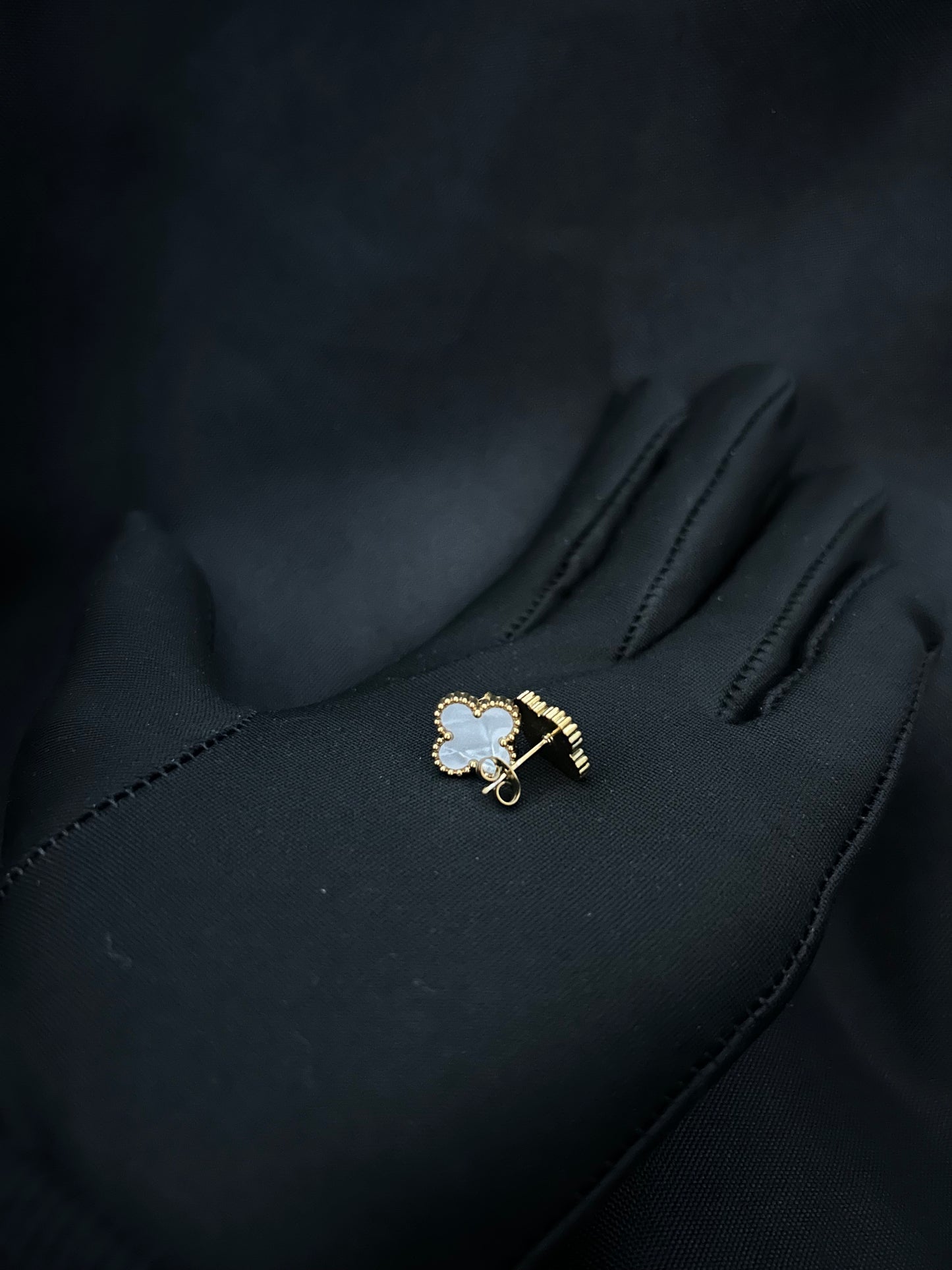 AROS TRÉBOL BLANCOS PERLA