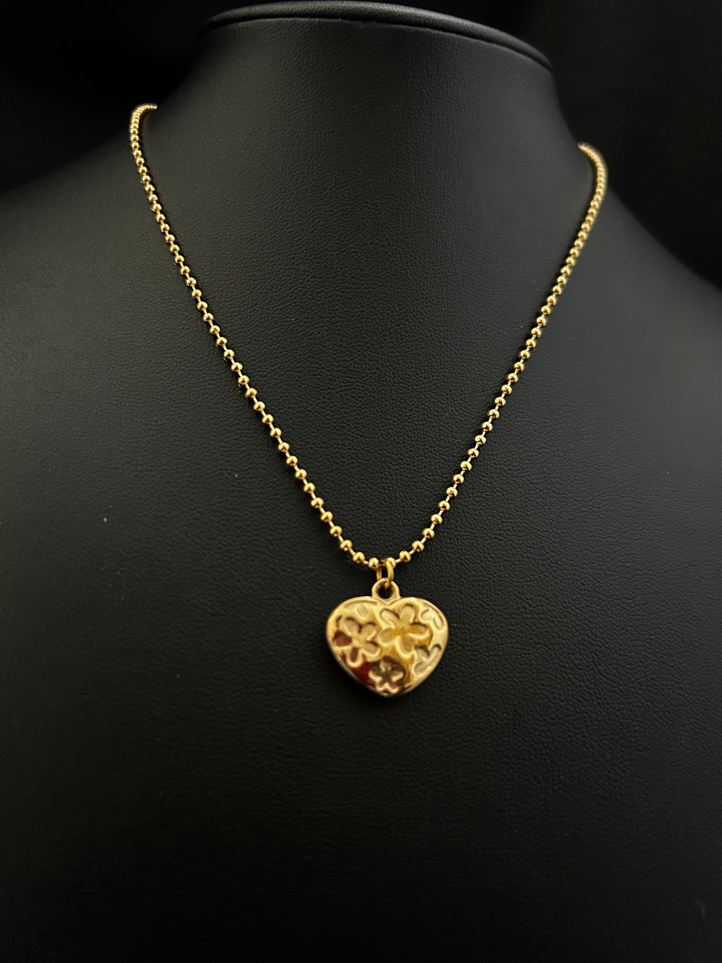 CADENA CORAZÓN DE ROSAS