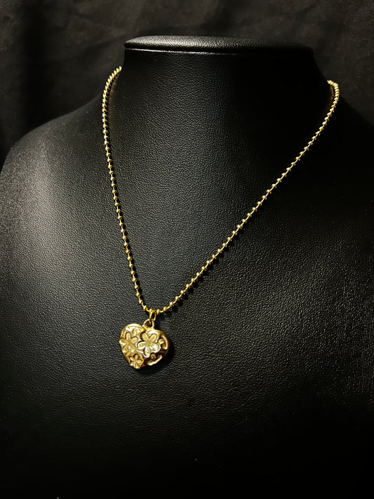 CADENA CORAZÓN DE ROSAS