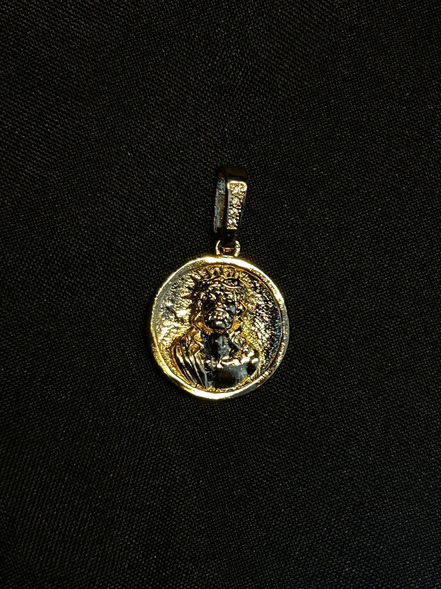 COLGANTE CRISTO CON CORONA DE ESPINAS