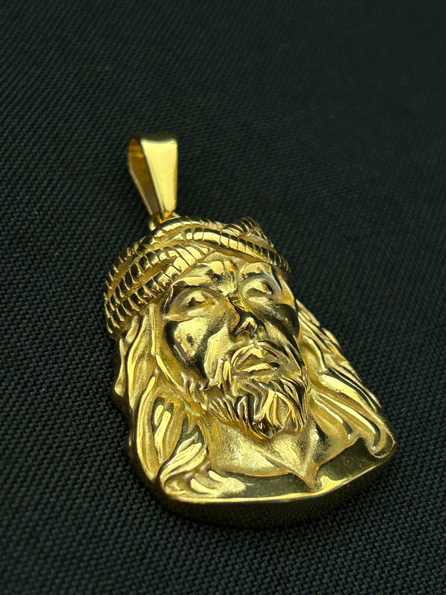 COLGANTE CRISTO CORONA