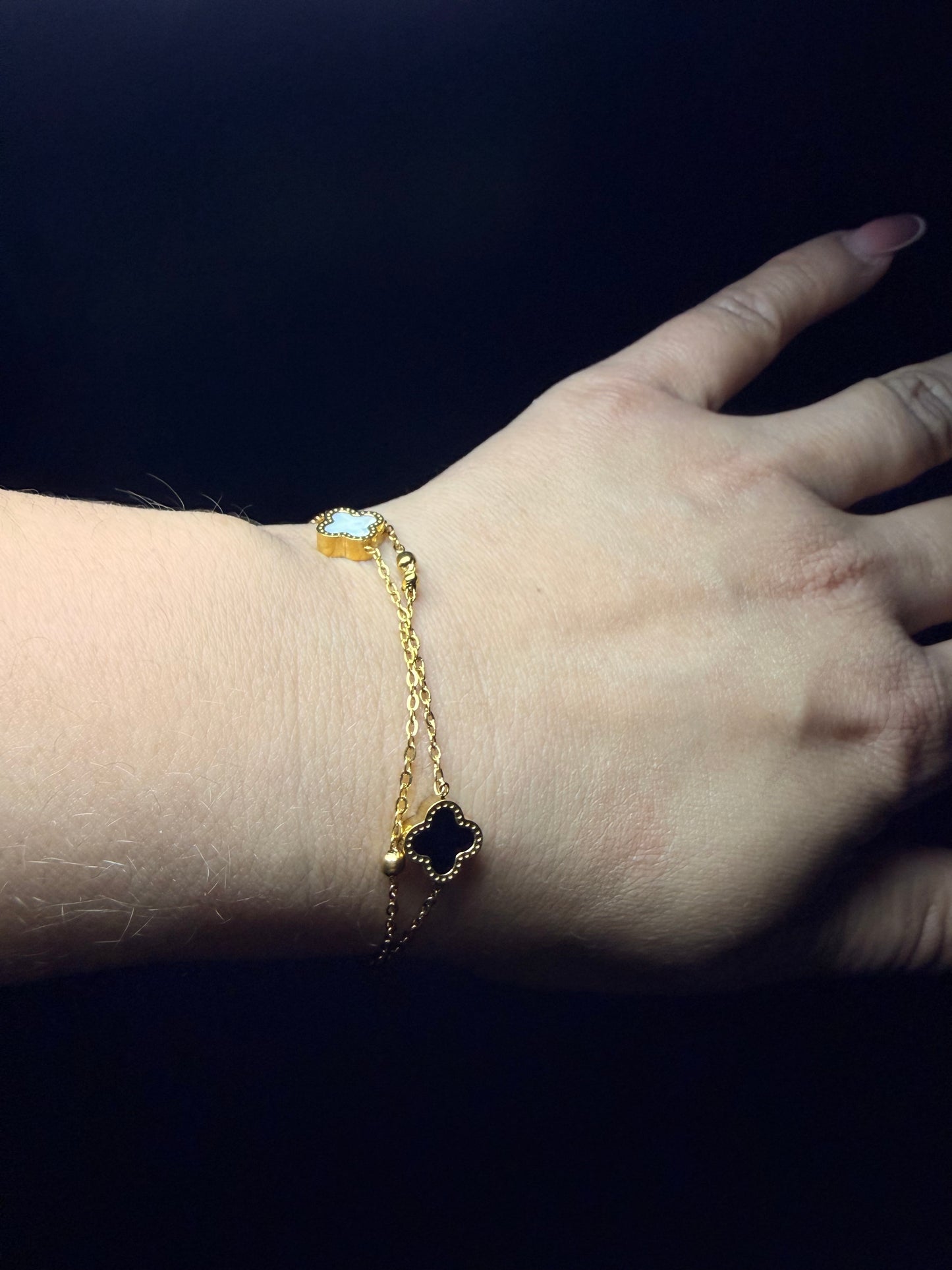 PULSERA TRÉBOL DOBLE COLORS