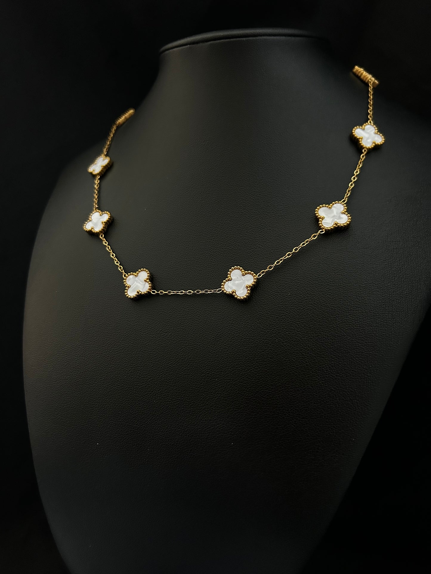 CADENA TRÉBOL GOLD WHITE