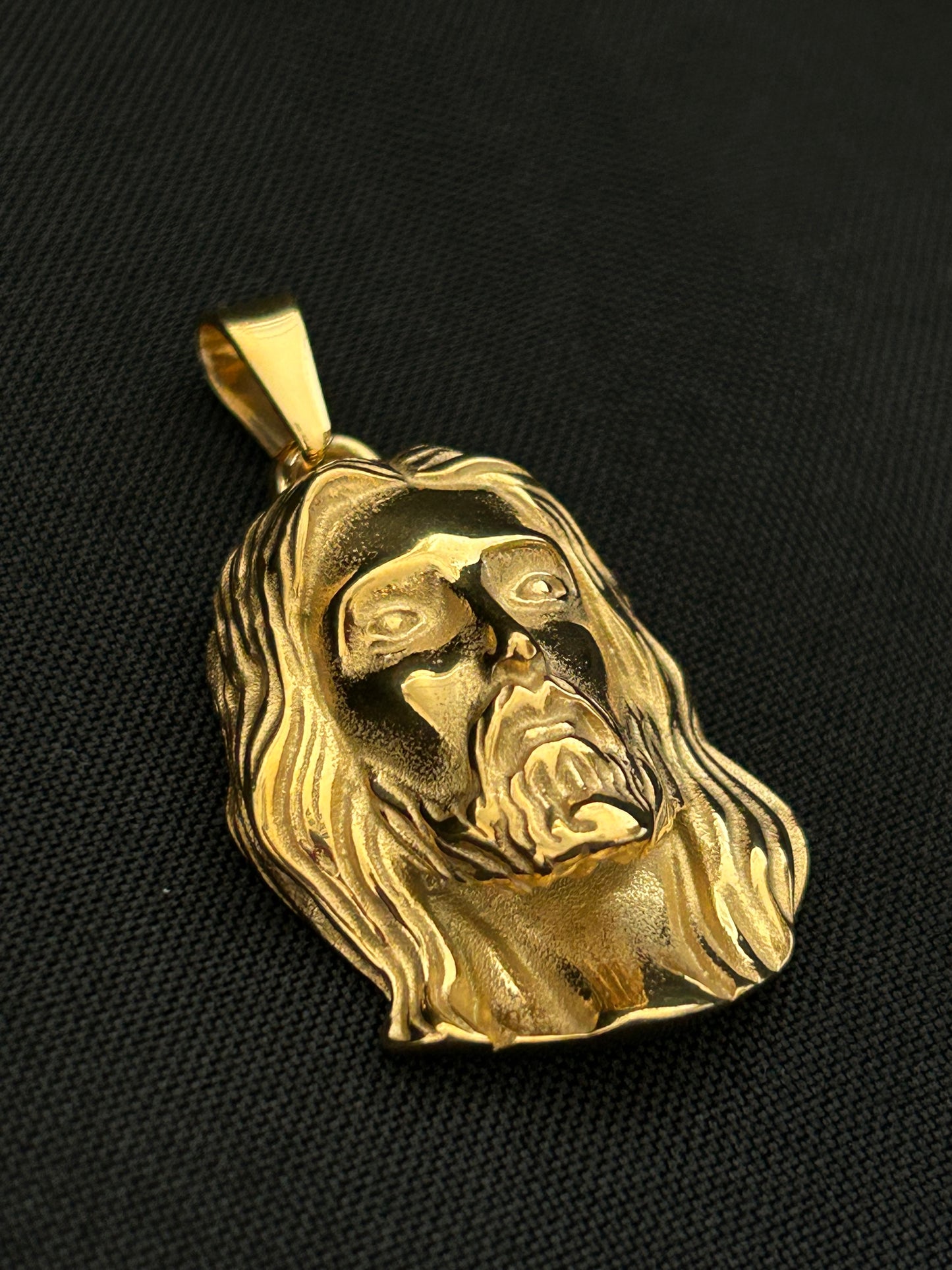 COLGANTE CRISTO RELIEVE