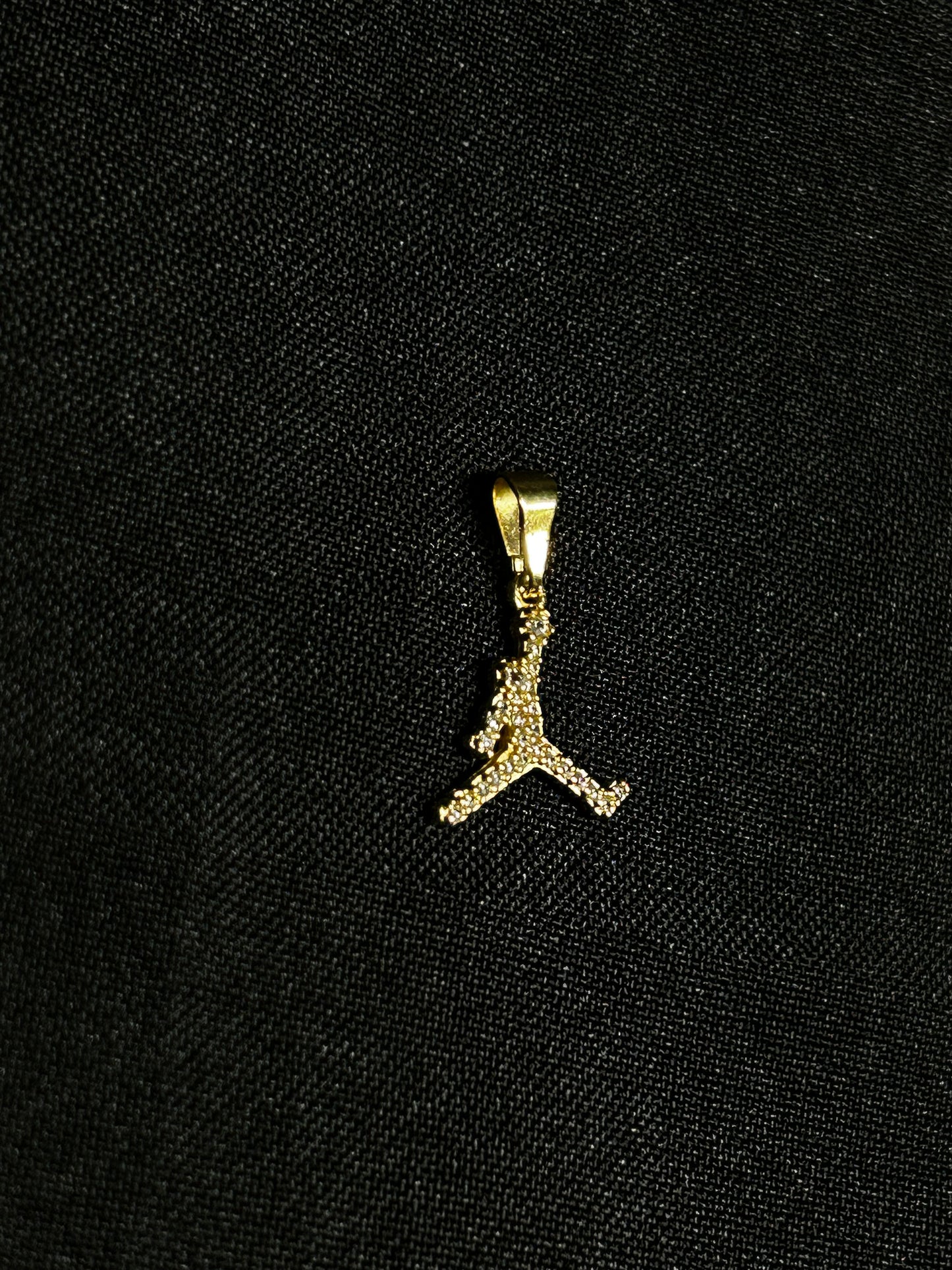 COLGANTE M. JORDAN