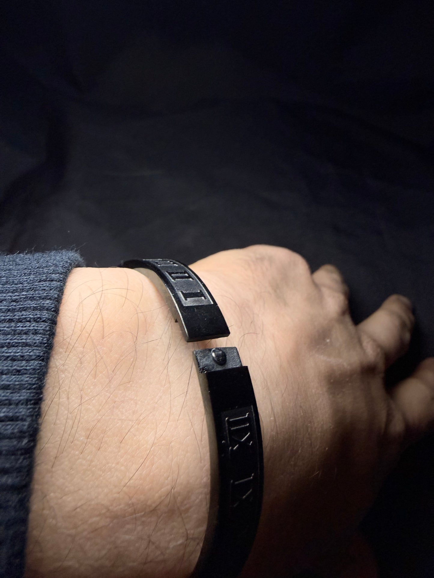 PULSERA NÚMERO ROMANO BLACK